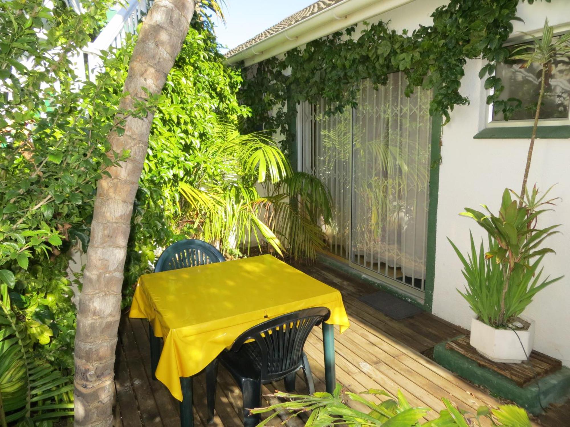 Cape Oasis Guesthouse Bloubergstrand Buitenkant foto