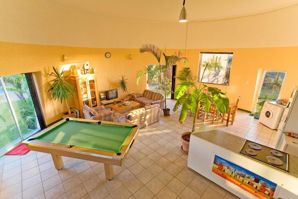 Cape Oasis Guesthouse Bloubergstrand Buitenkant foto