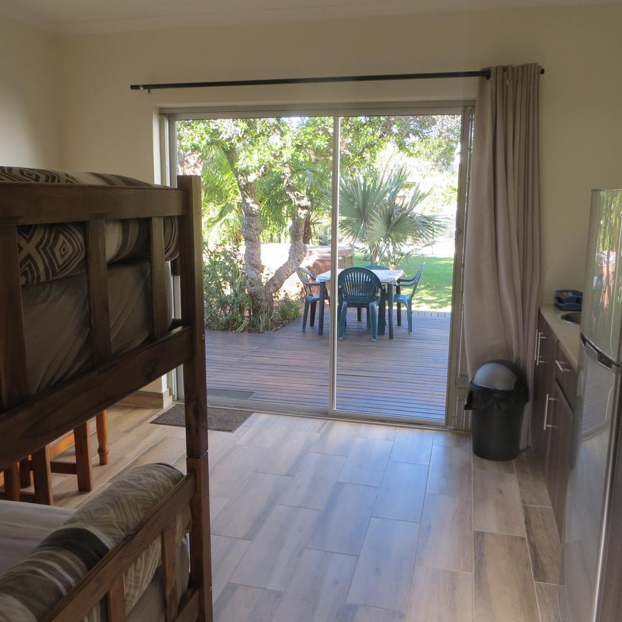 Cape Oasis Guesthouse Bloubergstrand Buitenkant foto