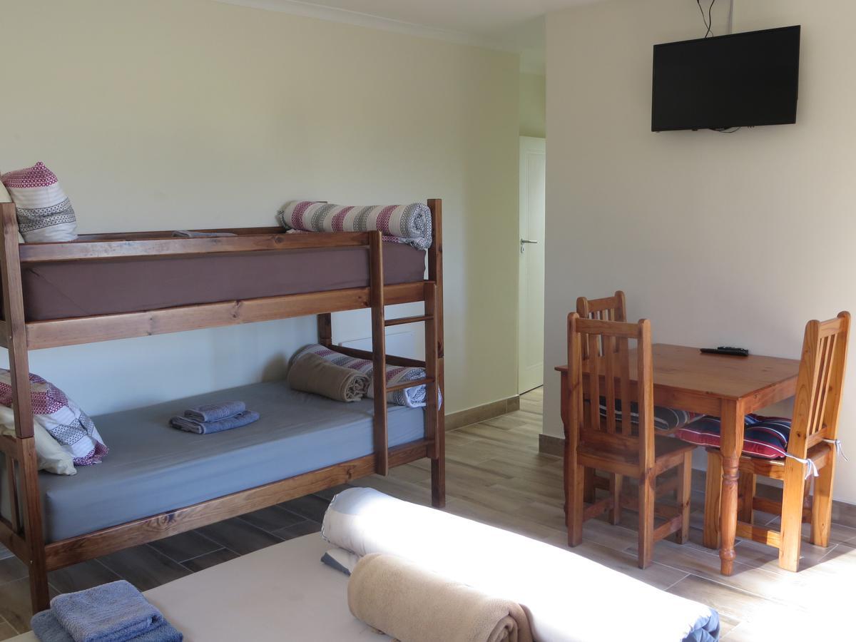 Cape Oasis Guesthouse Bloubergstrand Buitenkant foto